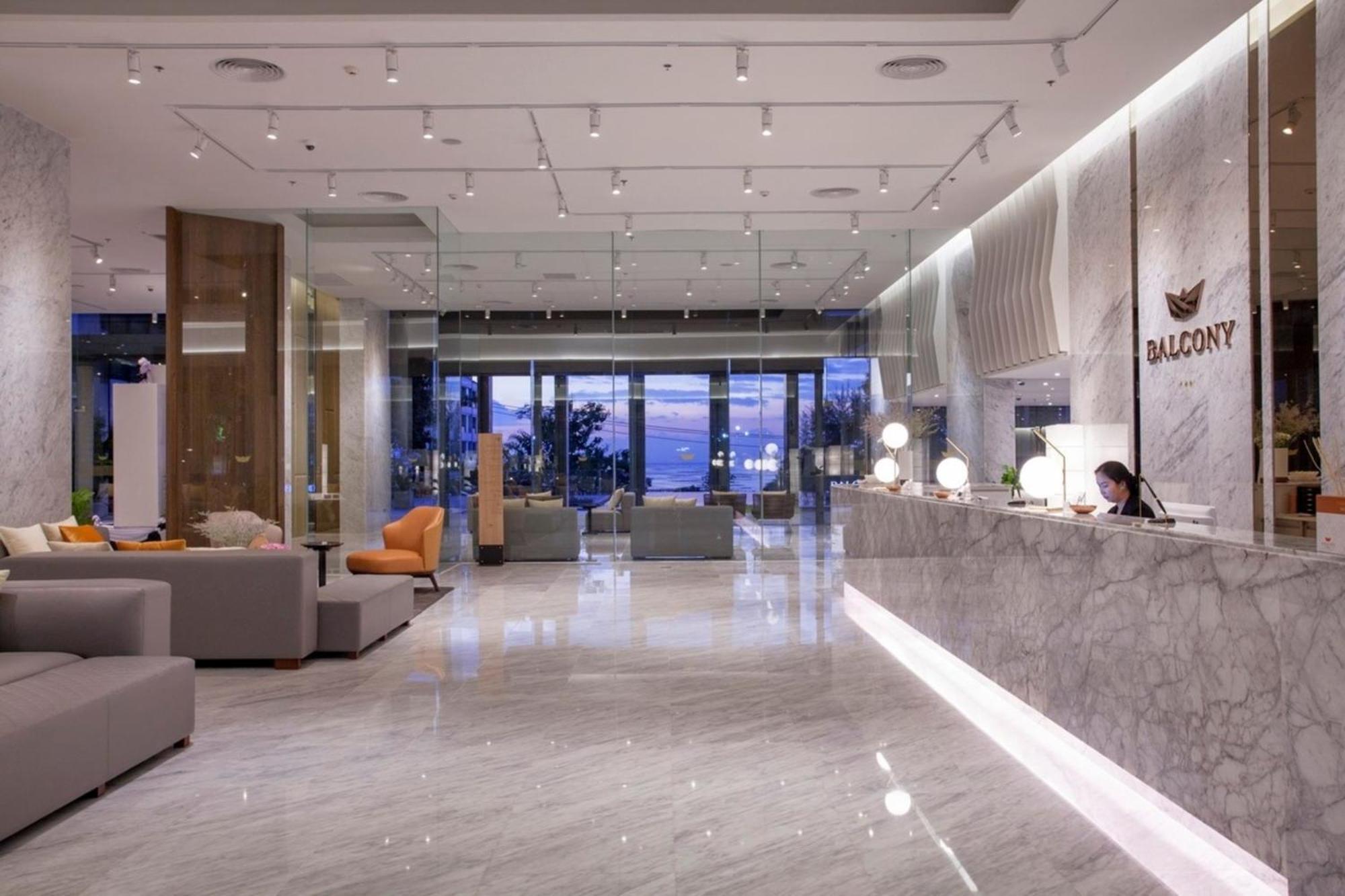 Balcony Seaside Sriracha Hotel & Serviced Apartments Si Racha Exterior photo