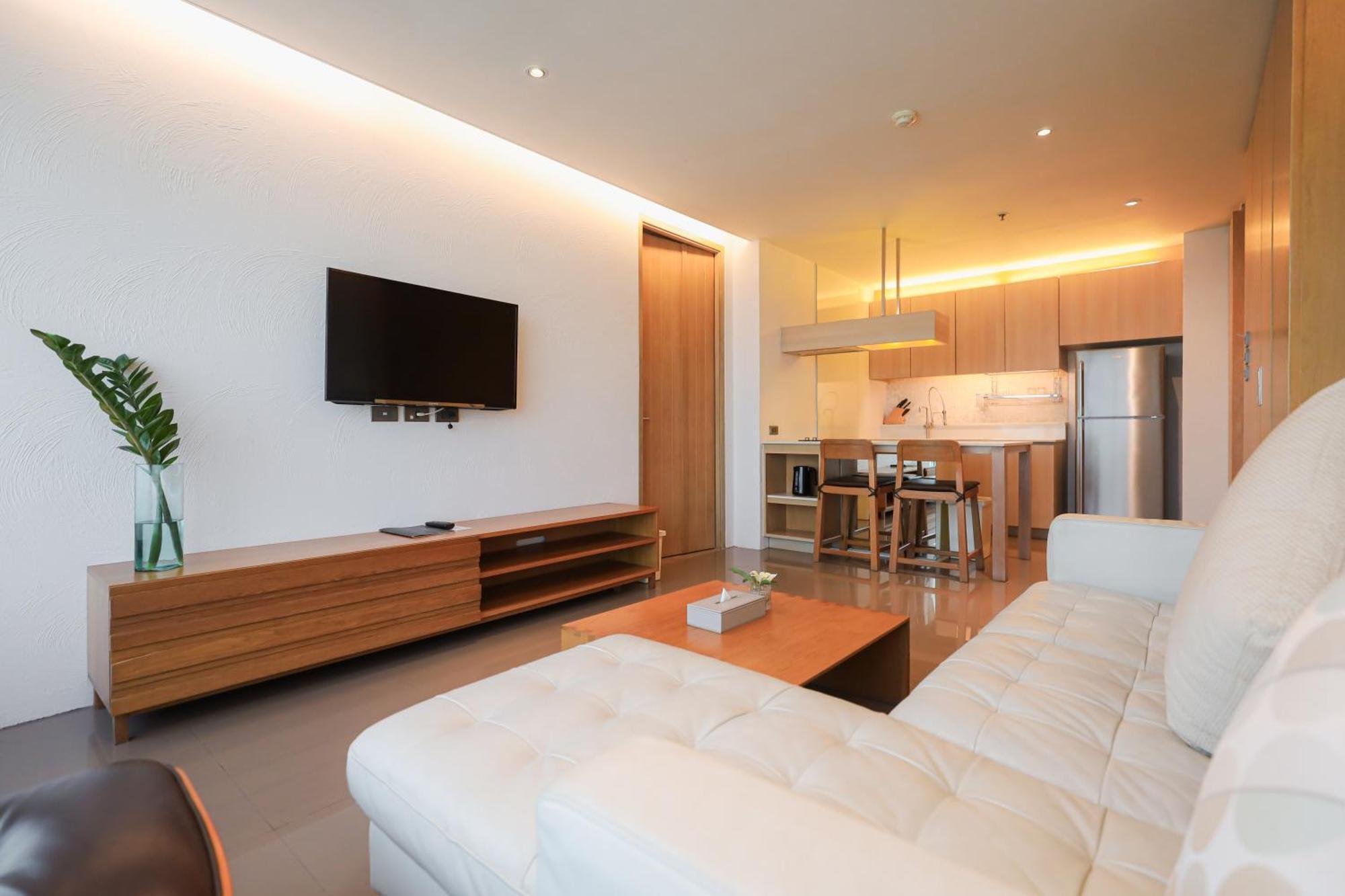 Balcony Seaside Sriracha Hotel & Serviced Apartments Si Racha Exterior photo