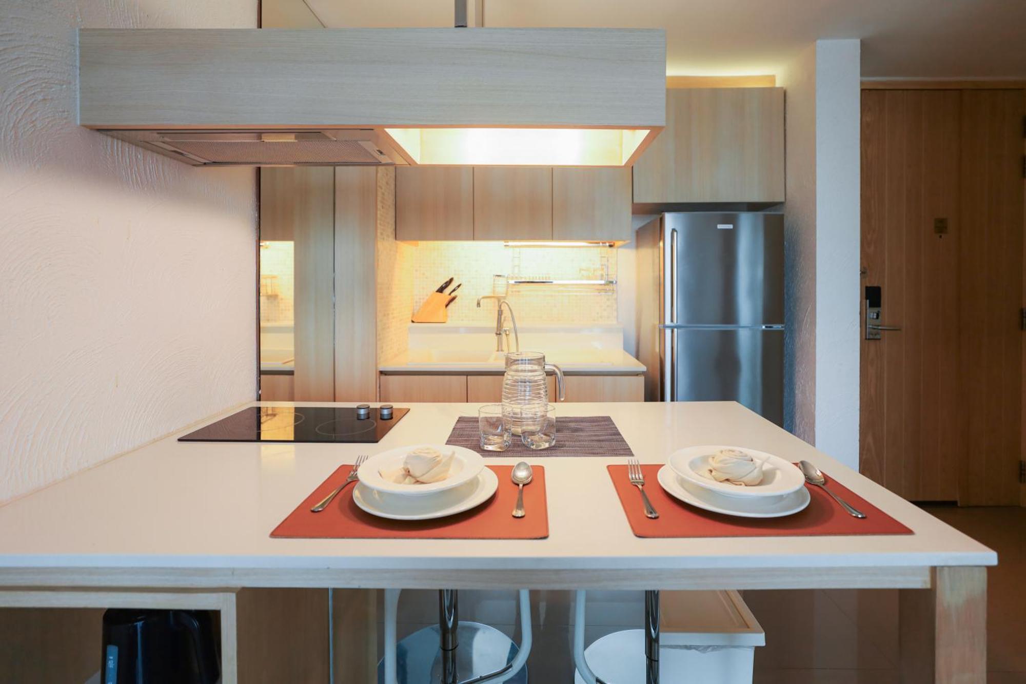 Balcony Seaside Sriracha Hotel & Serviced Apartments Si Racha Exterior photo